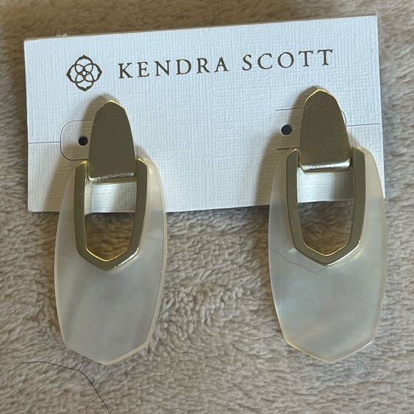 Kendra Scott (size smaller than Kailyn) Earrings Gold/Ivory MOP - Picture 3 of 3